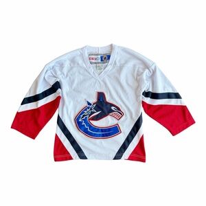 VTG Vancouver Canucks NHL CCM Hockey Jersey Youth Size: S/M